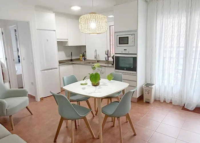 Comillas - Urbanizacion Lagos Azules - Netflix, Prime, Wifi & Free Indoor Parking