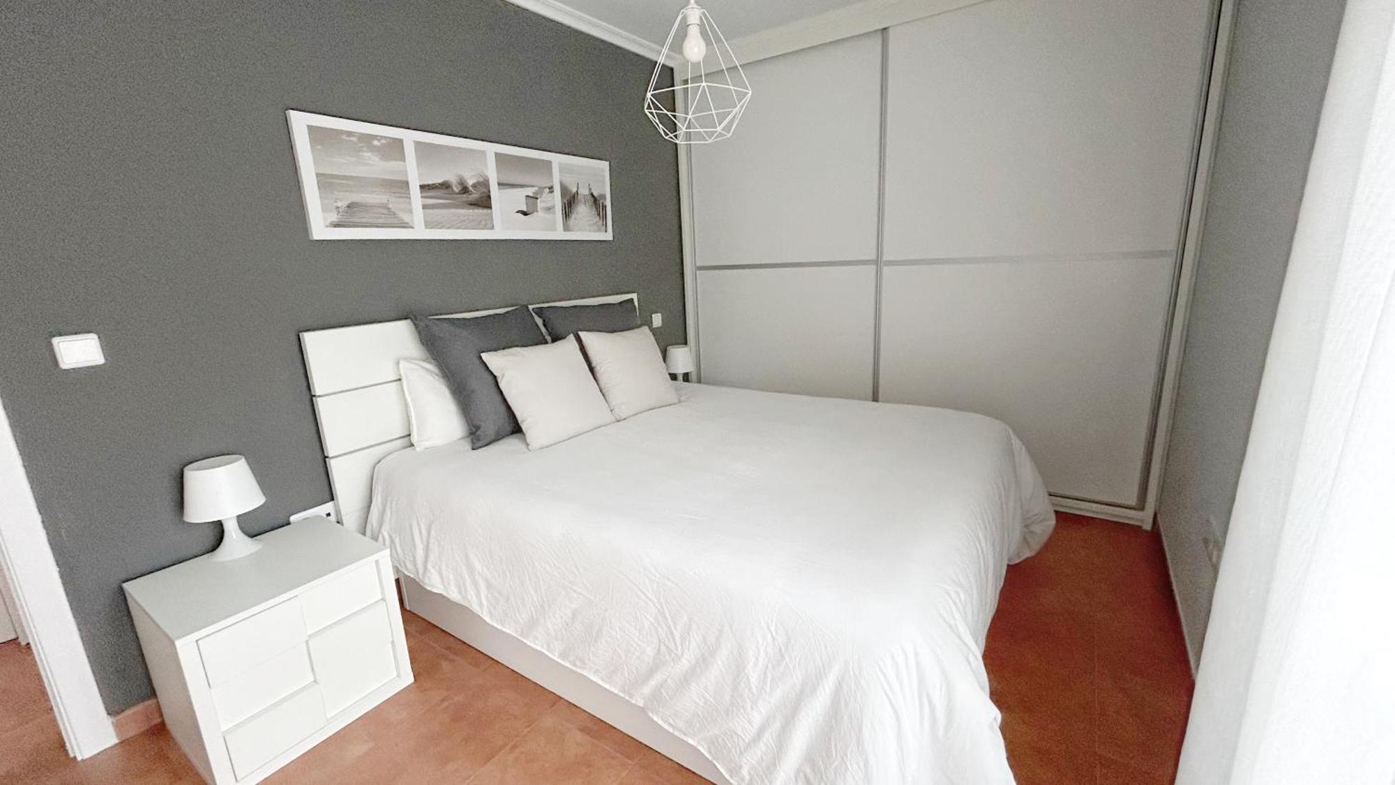 Apartment Comillas Bº - Residencial Lagos Azules - Netflix, Prime, Wifi & Free Indoor Parking *