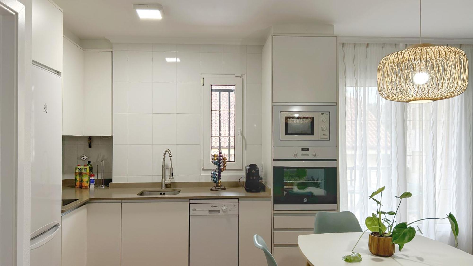 Comillas Bº - Residencial Lagos Azules - Netflix, Prime, Wifi & Free Indoor Parking * Casasola